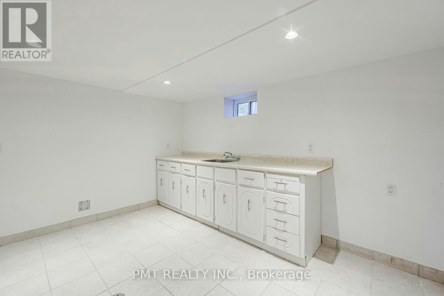 BSMT-39 Windermere Avenue, Toronto, ON, M6S 3J3 - 10