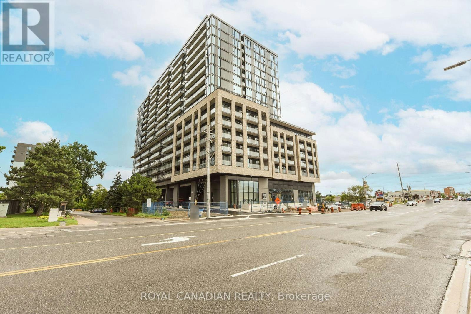 805-86 Dundas Street E, Mississauga, ON, L5A 0B1