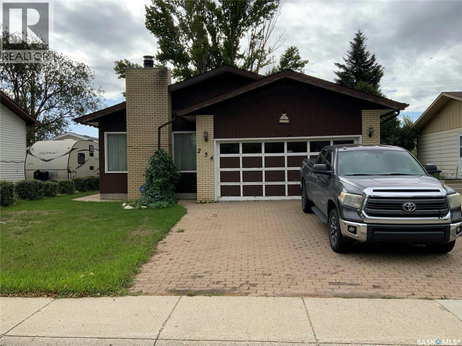 234 Tache Crescent, Saskatoon, SK, S7L 5G3