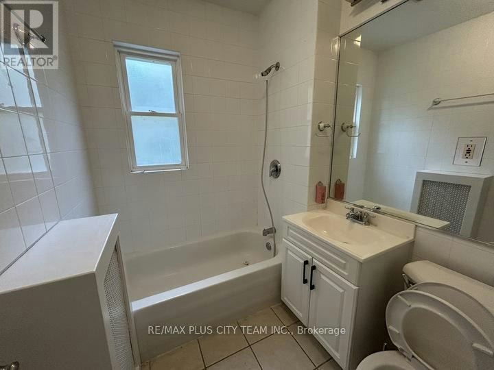 1-1745 Bathurst Street, Toronto, ON, M5P 3K5 - 17