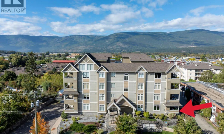 102-611 SW Shuswap Street