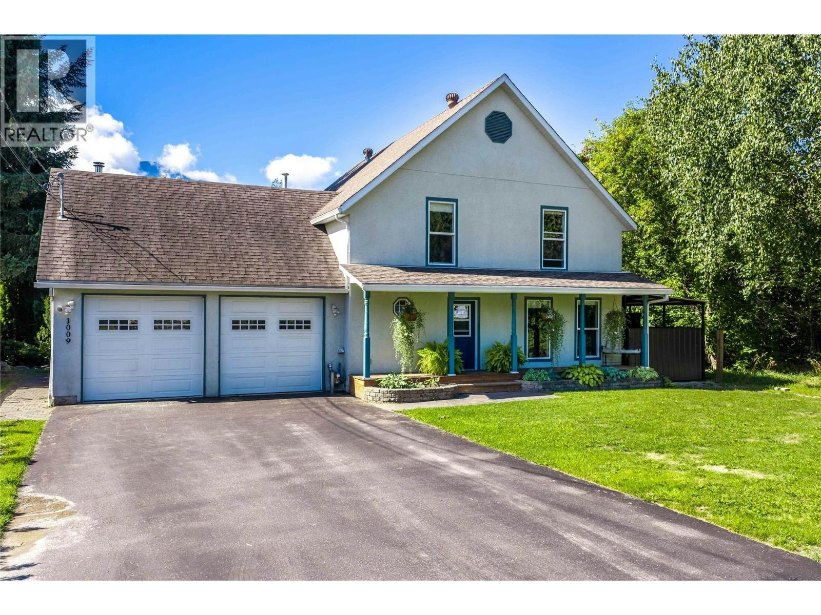 1009 Eighth Street, Revelstoke, BC, V0E 2S0