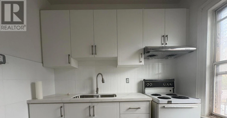 UPPER-14 D'arcy Street, Toronto, ON, M5T 1J7 - 4