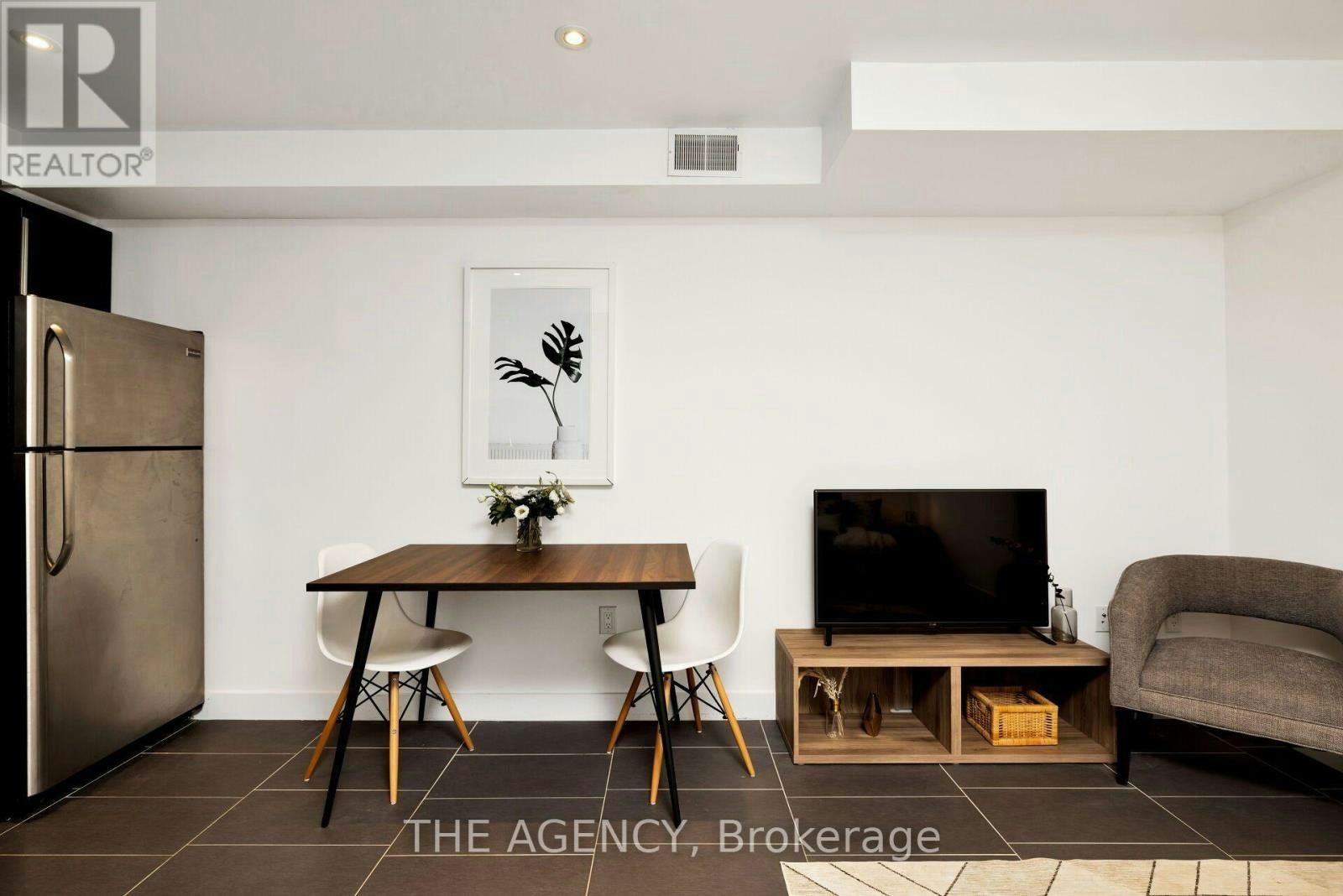 LOWER-135 Prescott Avenue, Toronto, ON, M6N 3G9 - 5