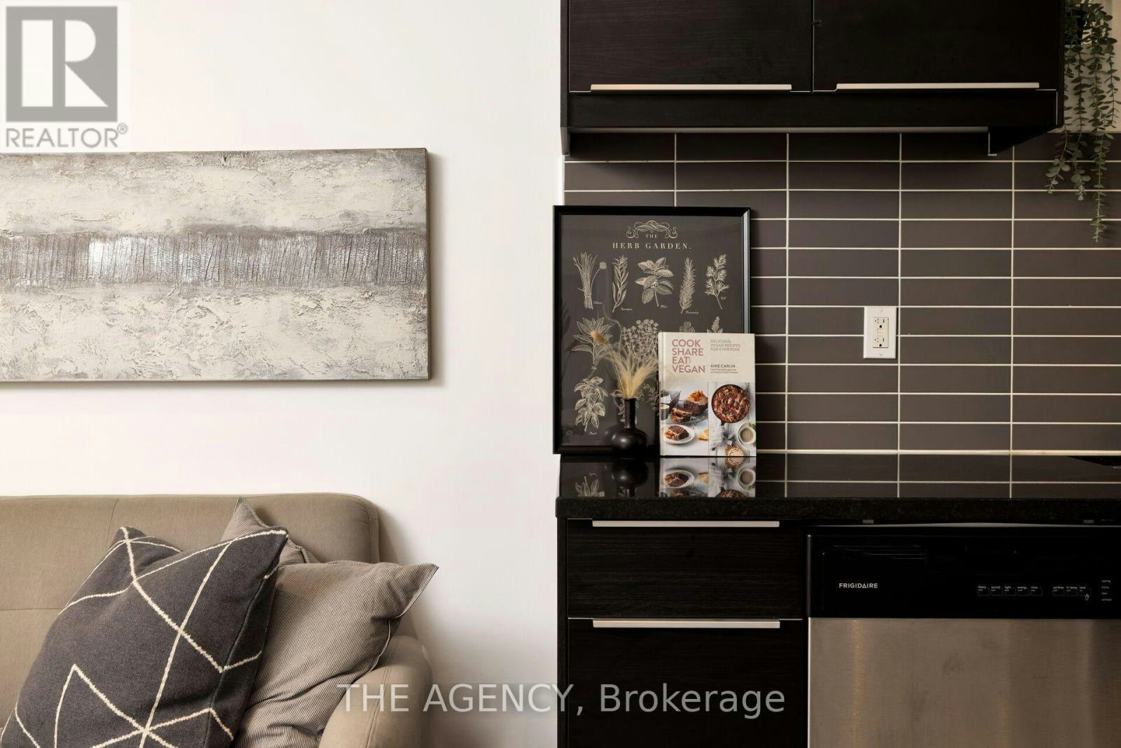 LOWER-135 Prescott Avenue, Toronto, ON, M6N 3G9 - 7