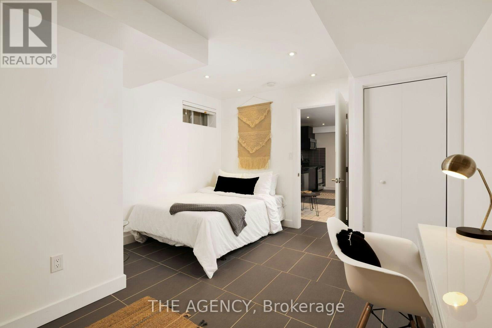 LOWER-135 Prescott Avenue, Toronto, ON, M6N 3G9 - 9