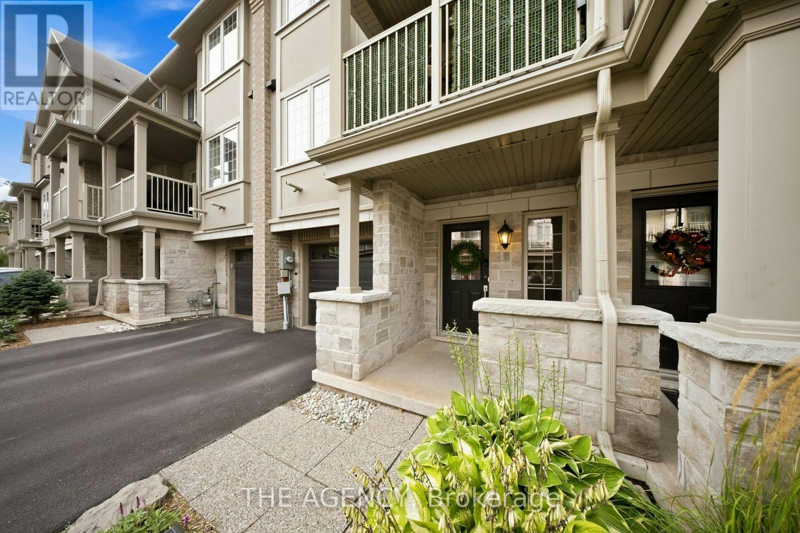 19-215 Dundas Street E, Hamilton, ON, L8B 0X1
