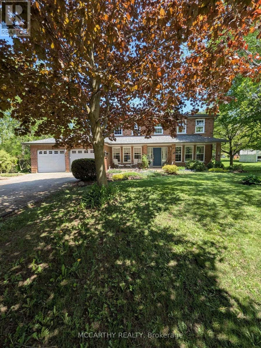 11 Lynda Avenue, Mono, ON, L9W 1Z4