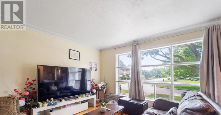 10 Belmore Avenue, Toronto, ON, M1R 2M6 - 7