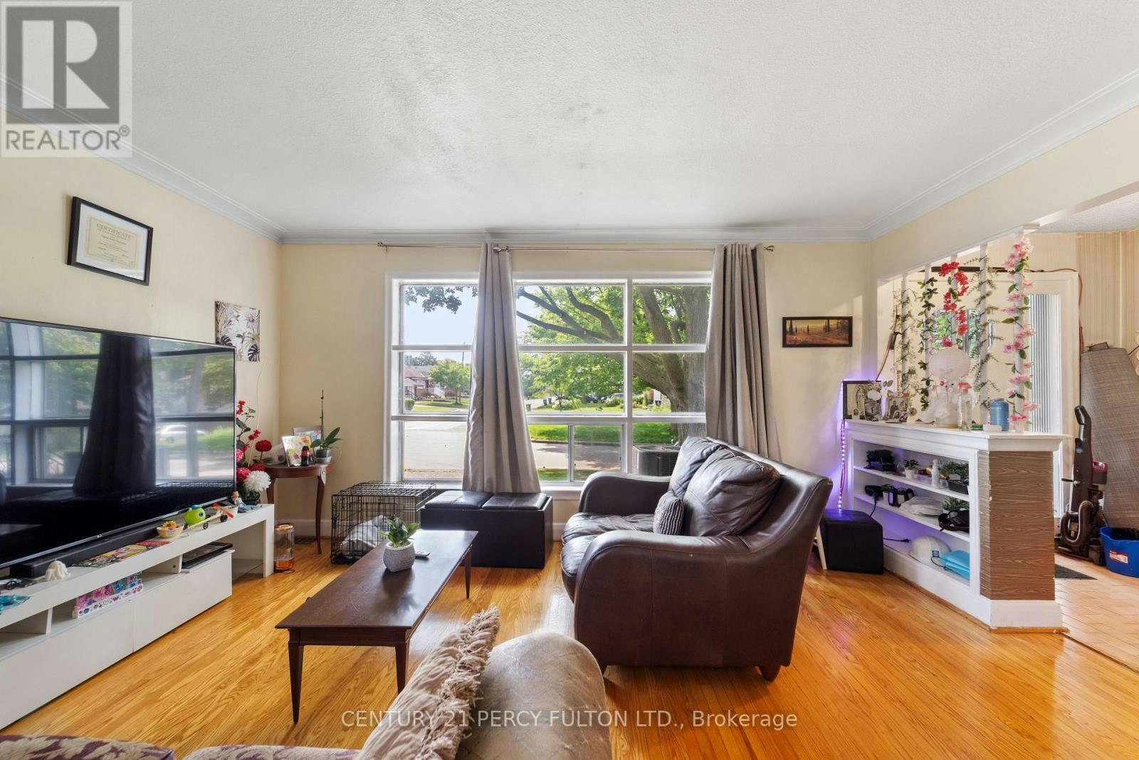 10 Belmore Avenue, Toronto, ON, M1R 2M6 - 5