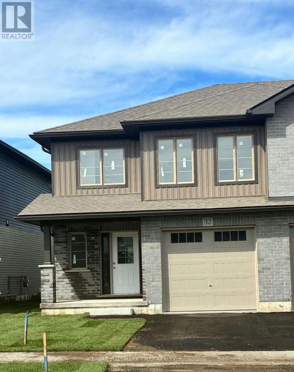 32 Strath Crescent, Springwater, ON, L0L 1P0