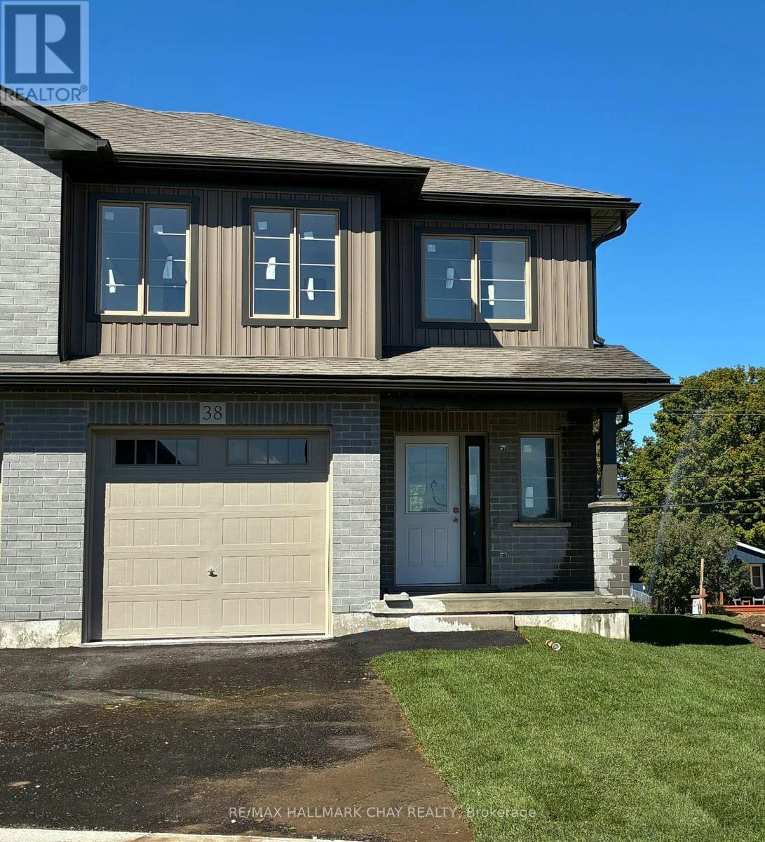38 Strath Crescent, Springwater, ON, L0L 1P0