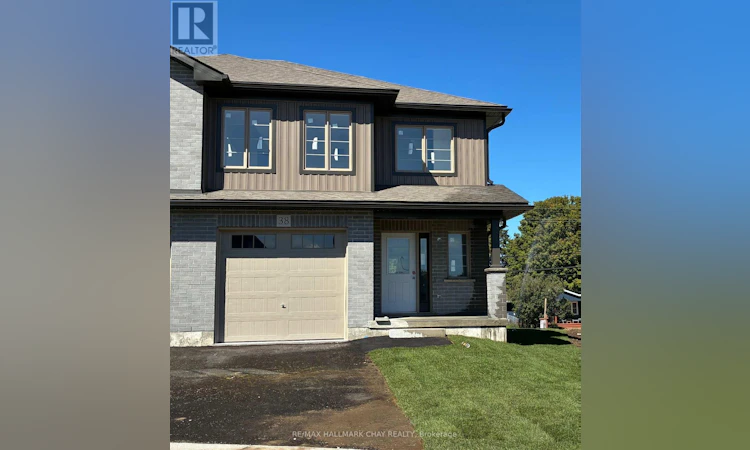 38 Strath Crescent