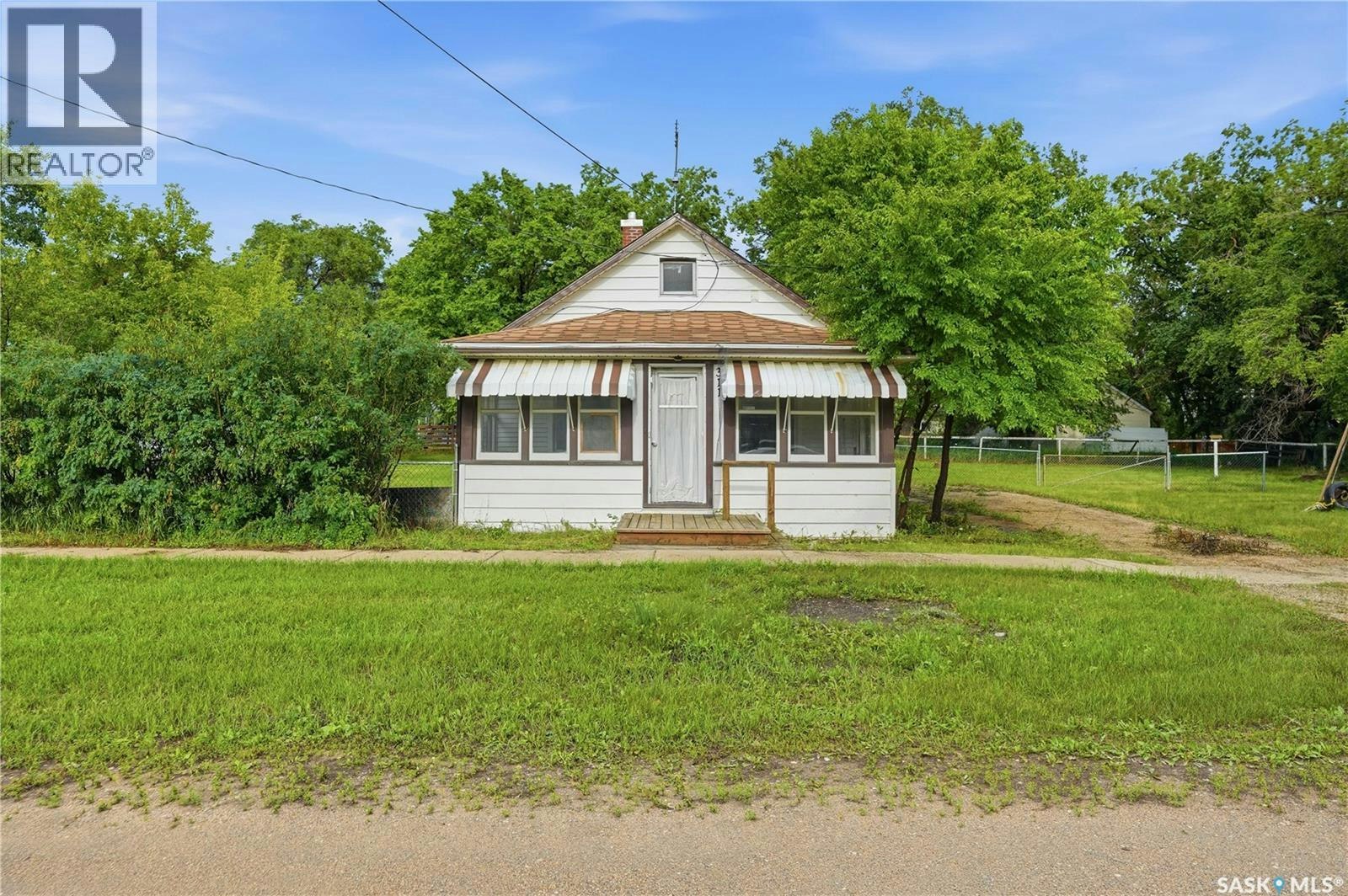 311 3rd Street, Chaplin, SK, S0H 0V0