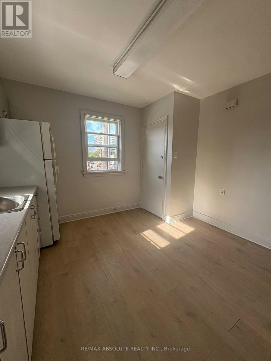 1-2 Holland Avenue, Ottawa, ON, K1Y 0X4 - 12