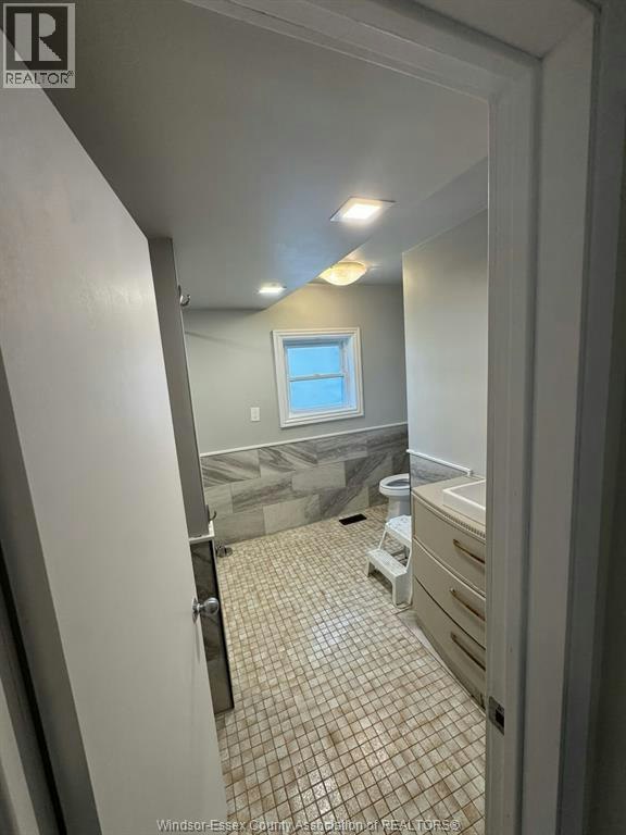 425 Chilver Road, Windsor, ON, N8Y 2J8 - 9