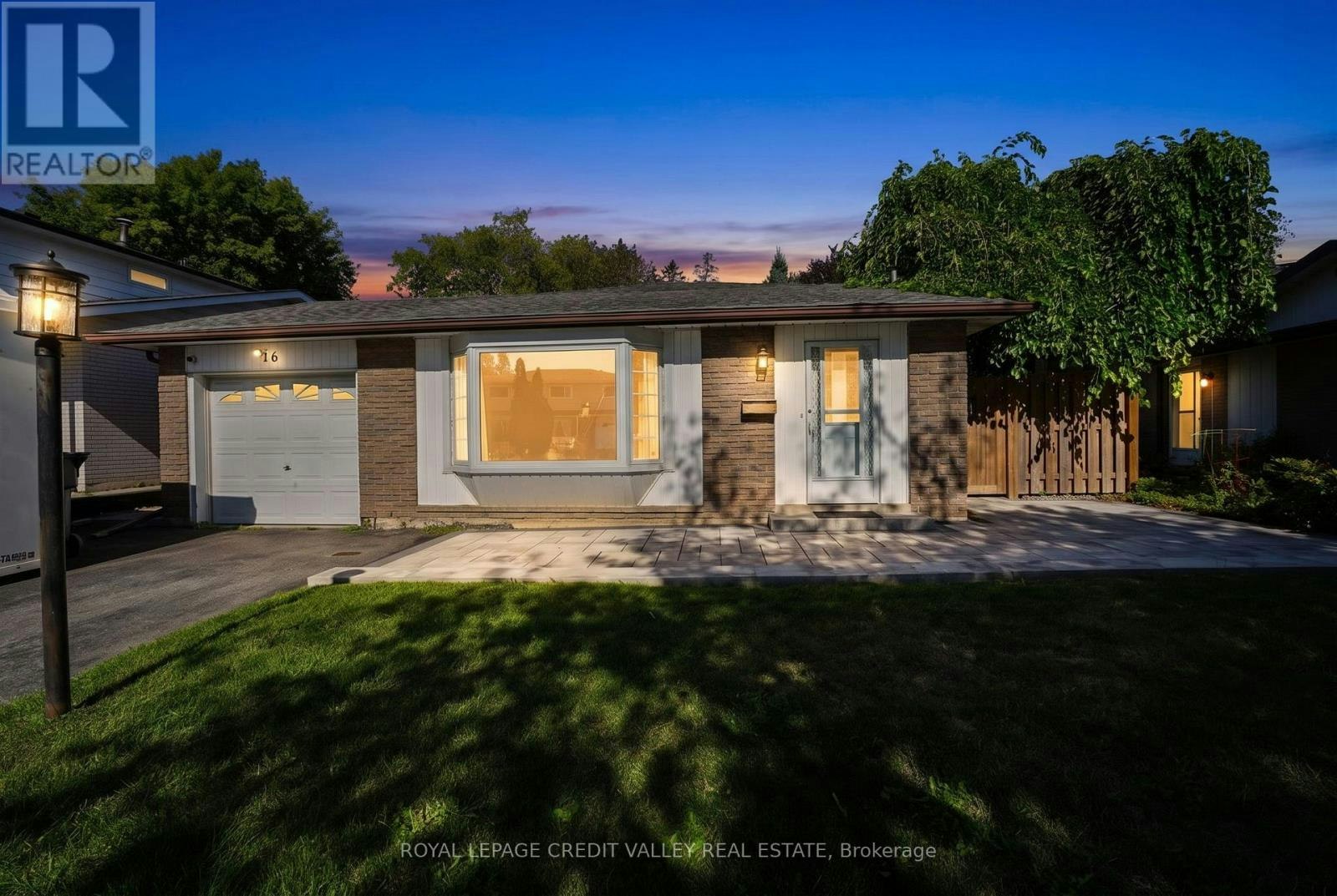 16 Lockton Crescent, Brampton, ON, L6W 1C3