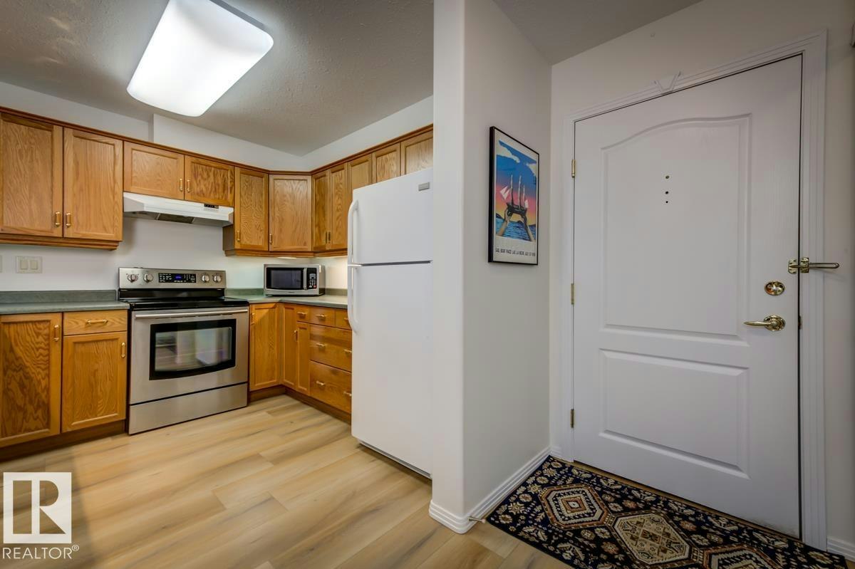 212-8912 156 Street NW, Edmonton, AB, T5R 5Z2