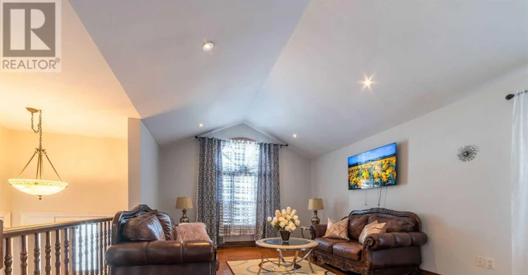 8112 Beaver Glen Drive, Niagara Falls, ON, L2H 3K5 - 8