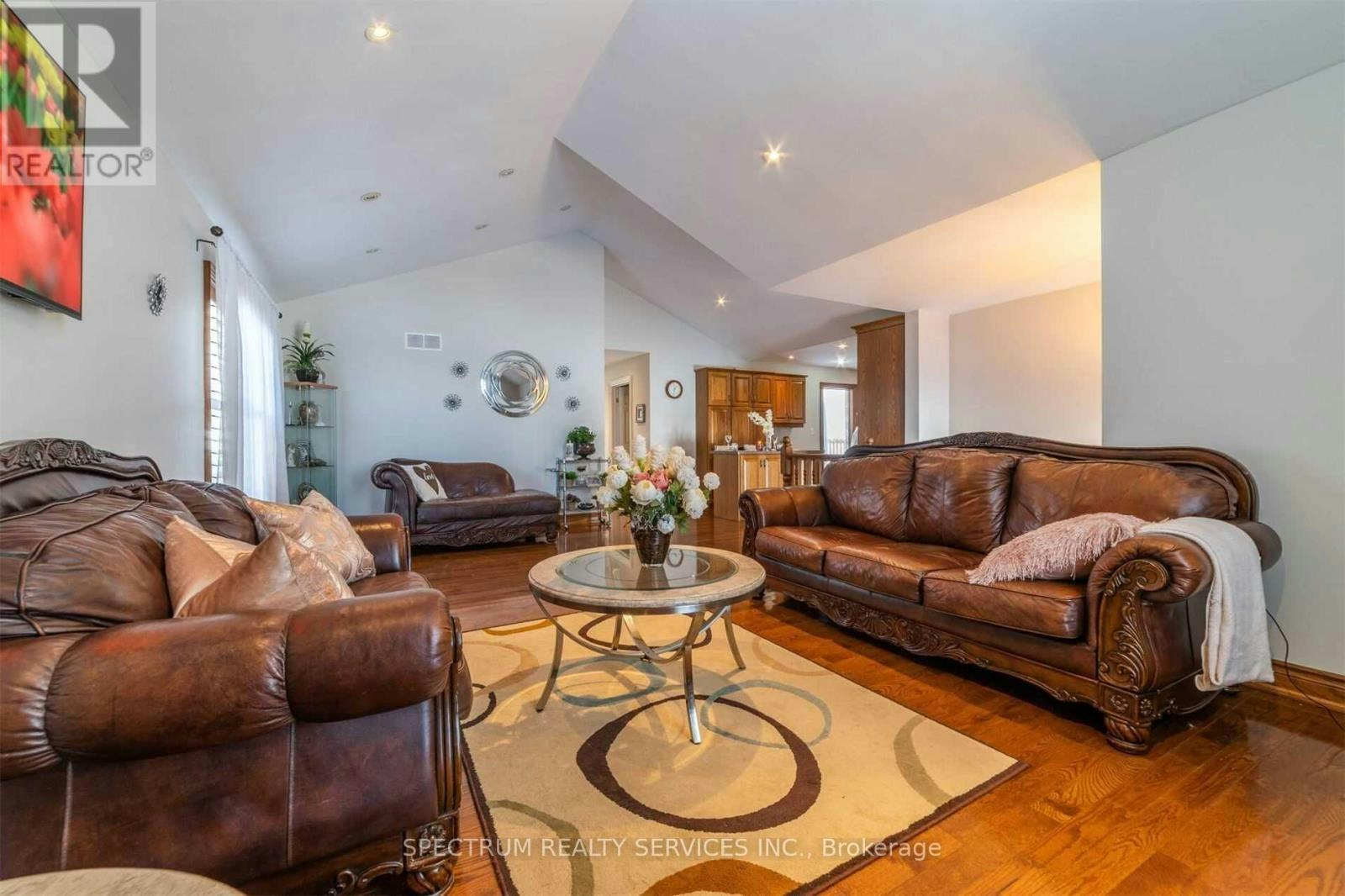 8112 Beaver Glen Drive, Niagara Falls, ON, L2H 3K5 - 9