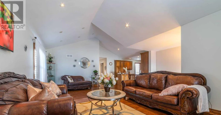 8112 Beaver Glen Drive, Niagara Falls, ON, L2H 3K5 - 9