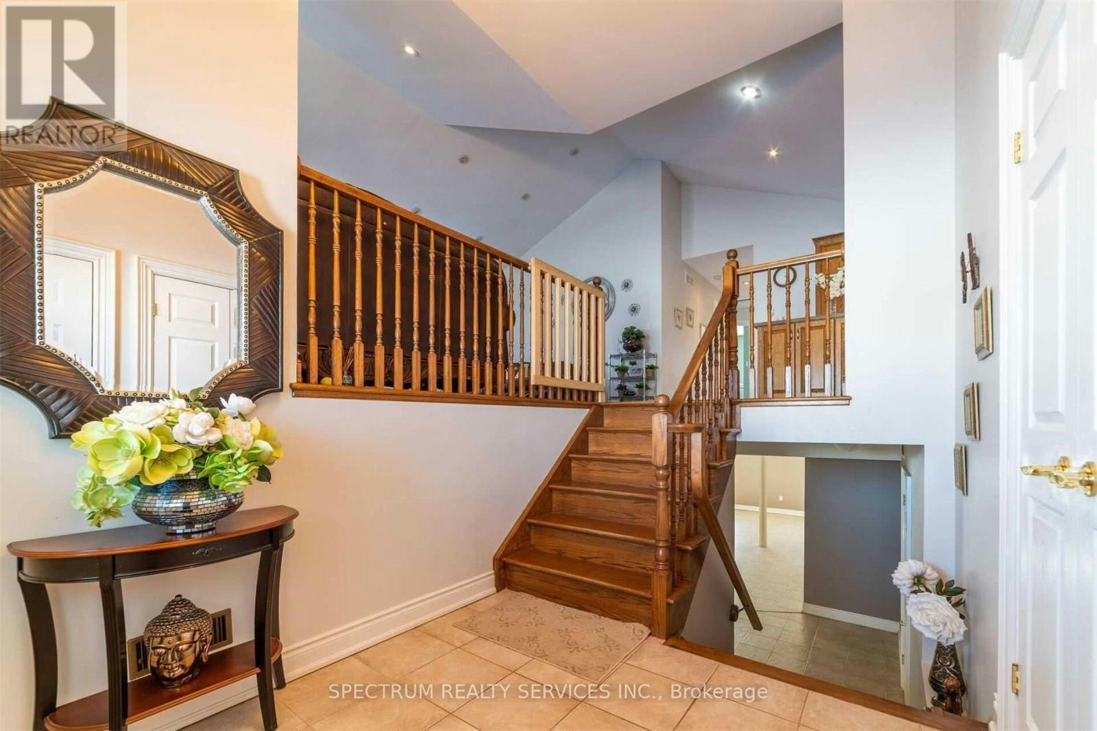 8112 Beaver Glen Drive, Niagara Falls, ON, L2H 3K5 - 3