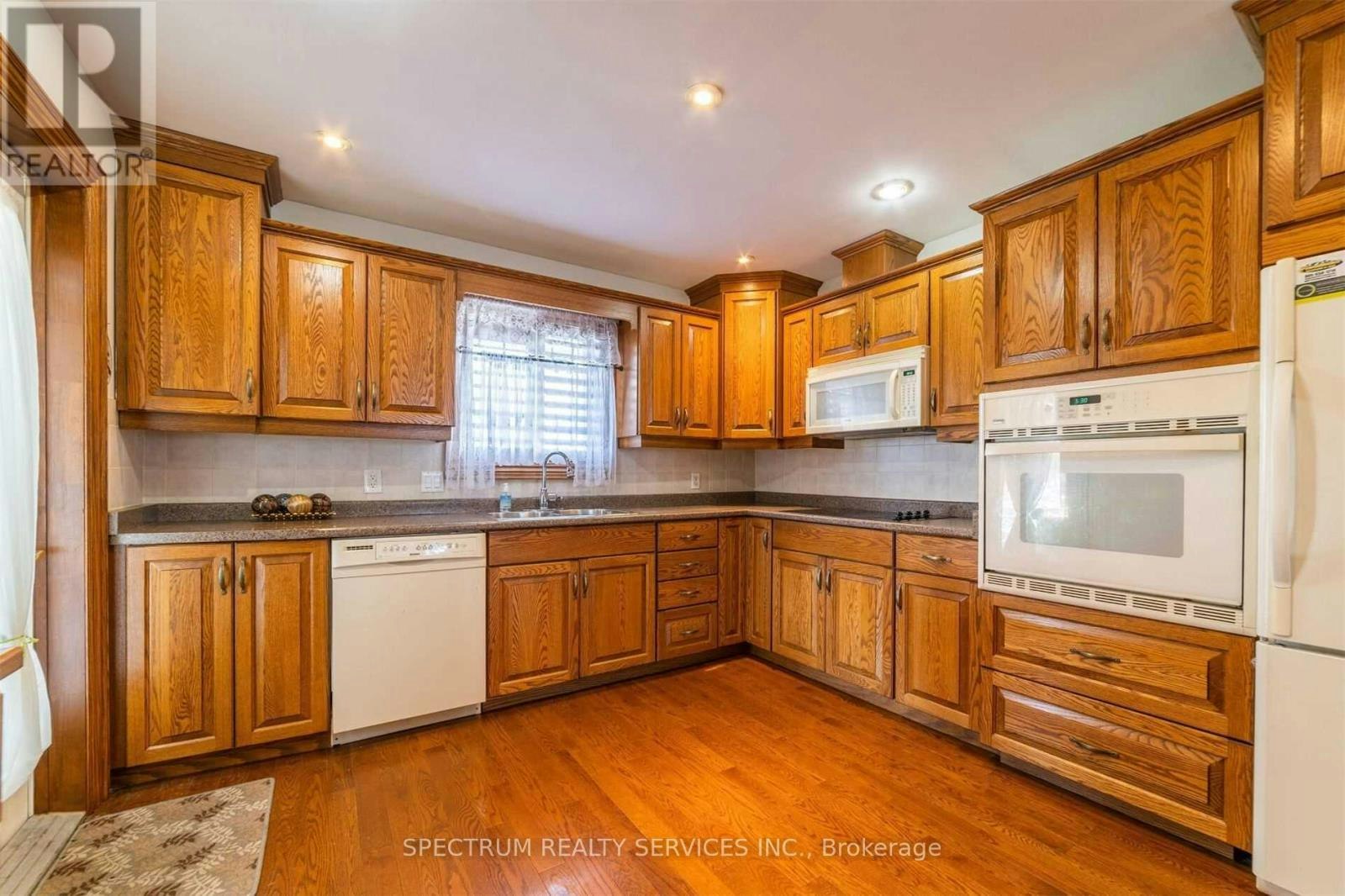 8112 Beaver Glen Drive, Niagara Falls, ON, L2H 3K5 - 16