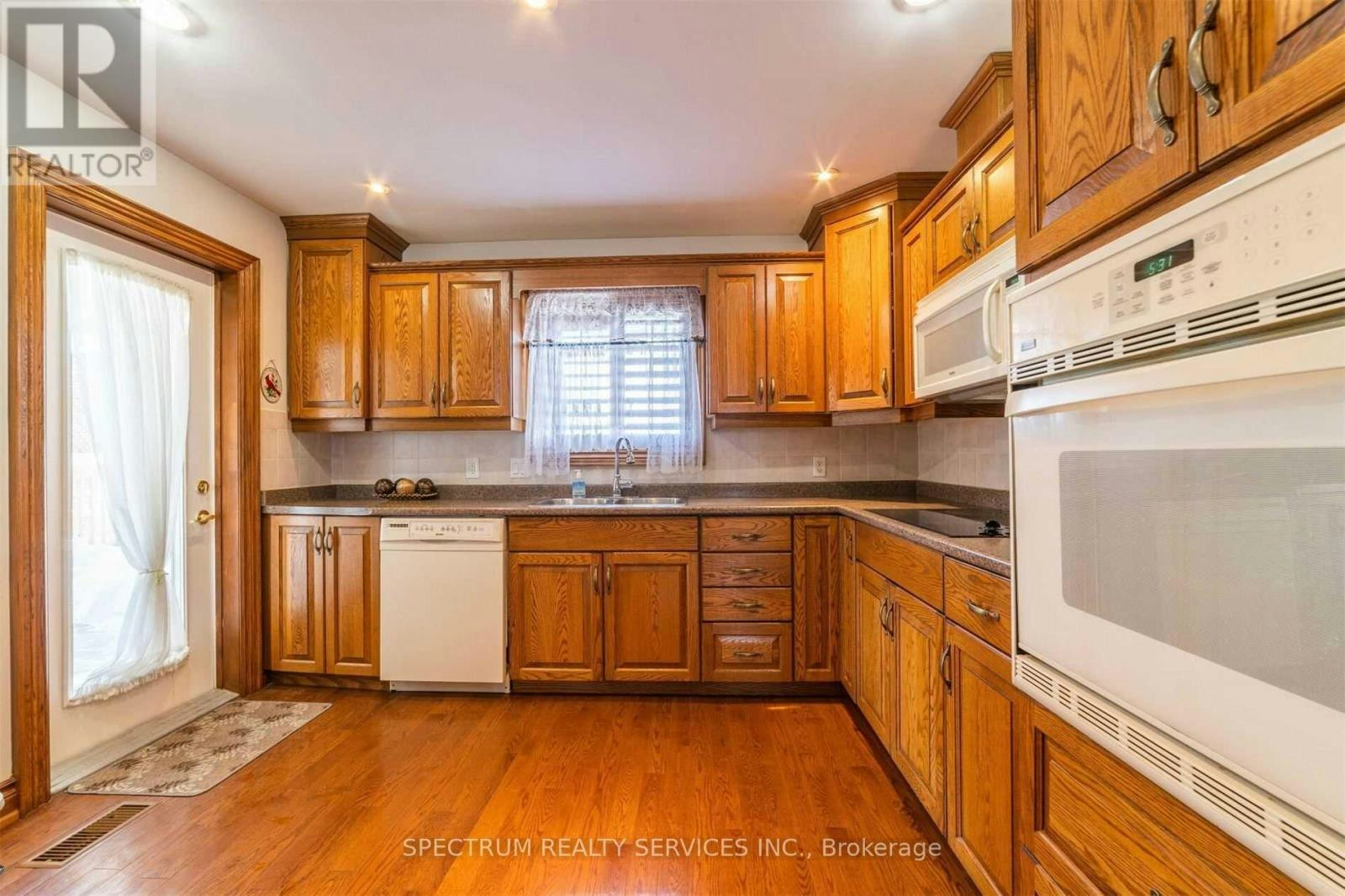 8112 Beaver Glen Drive, Niagara Falls, ON, L2H 3K5 - 17