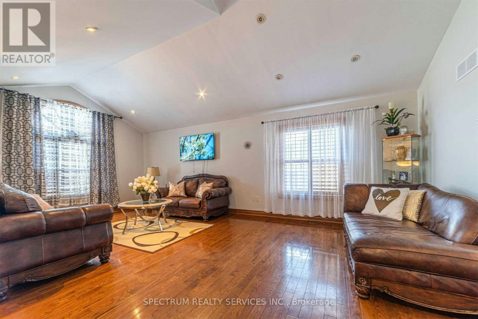 8112 Beaver Glen Drive, Niagara Falls, ON, L2H 3K5 - 7