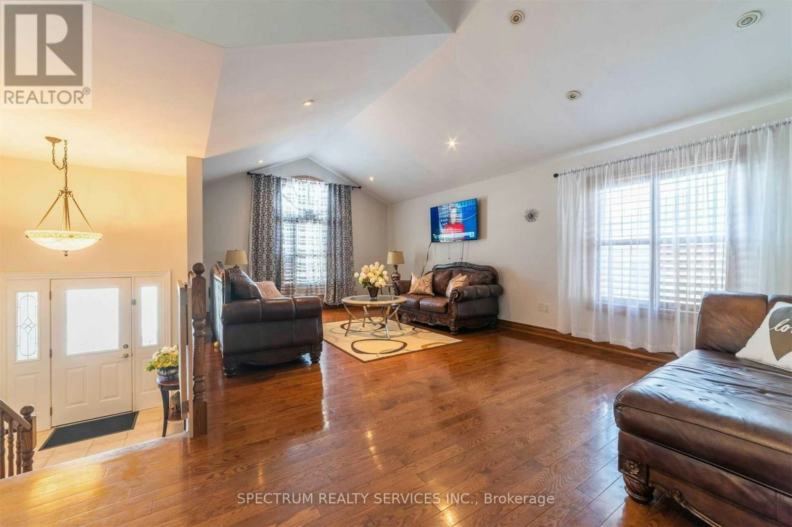 8112 Beaver Glen Drive, Niagara Falls, ON, L2H 3K5 - 5