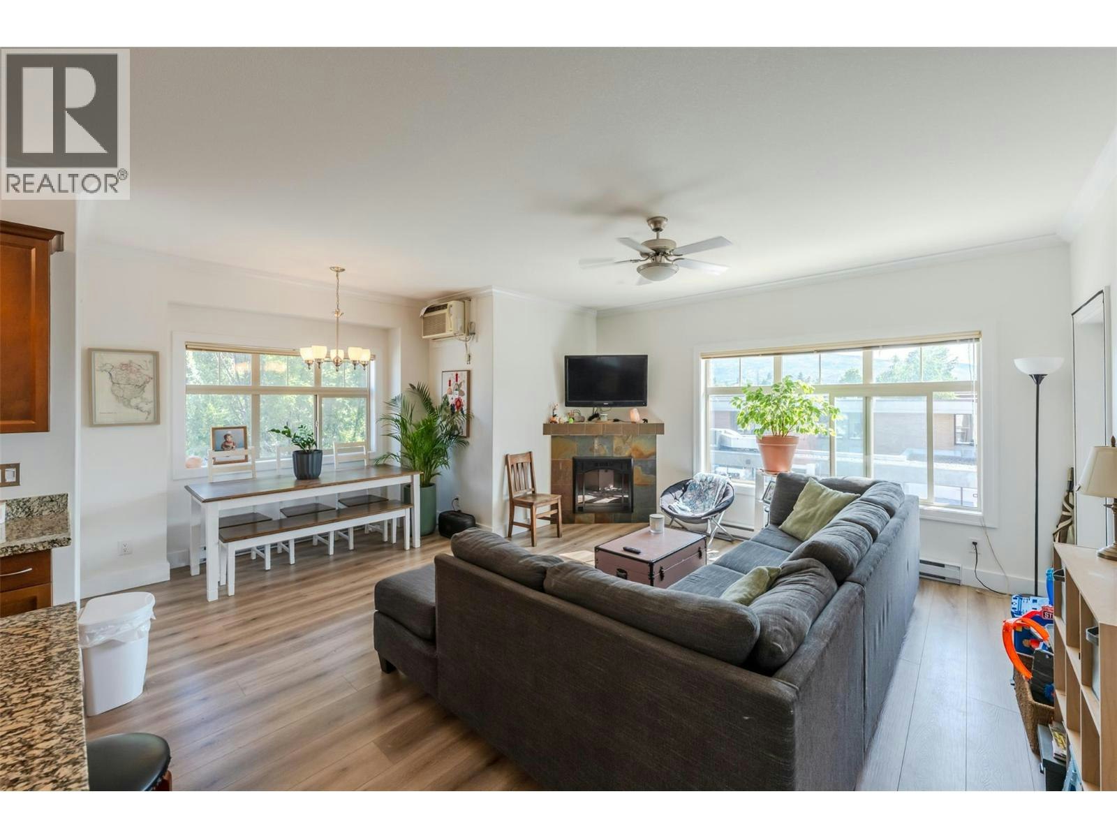 307-240 W Wade Avenue, Penticton, BC, V2A 1T8