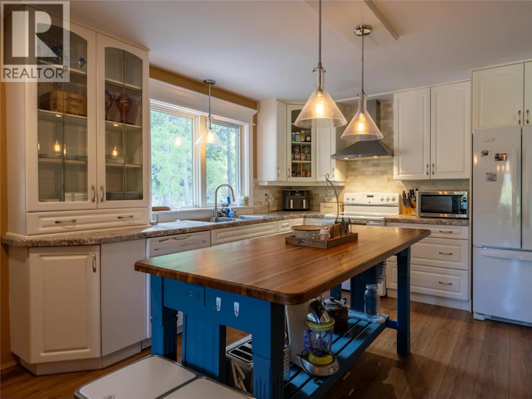 232 Everette Avenue, Greenwood, BC, V0H 1J0 - 32