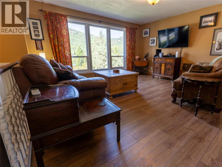 232 Everette Avenue, Greenwood, BC, V0H 1J0 - 26