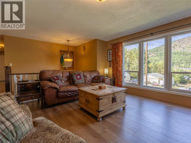 232 Everette Avenue, Greenwood, BC, V0H 1J0 - 27