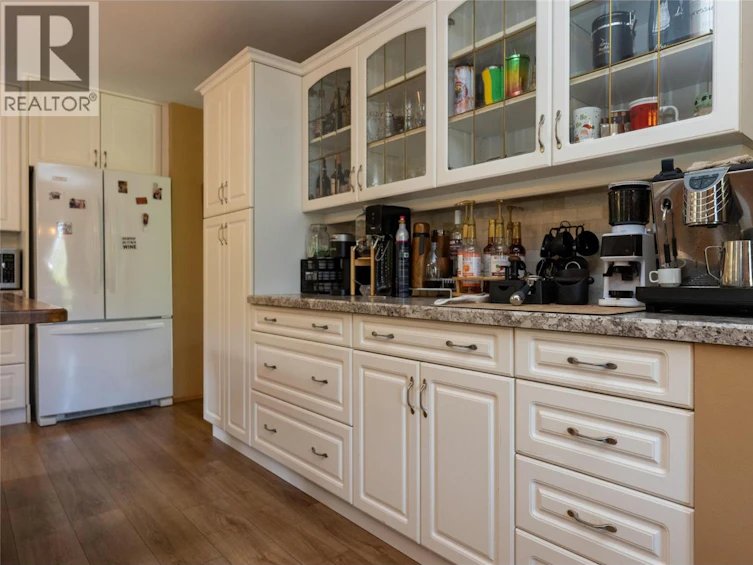 232 Everette Avenue, Greenwood, BC, V0H 1J0 - 34