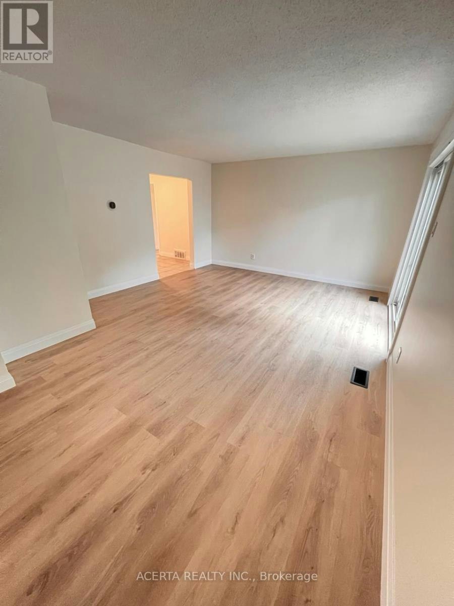 2943 Ahearn Avenue, Ottawa, ON, K2B 7A2 - 3