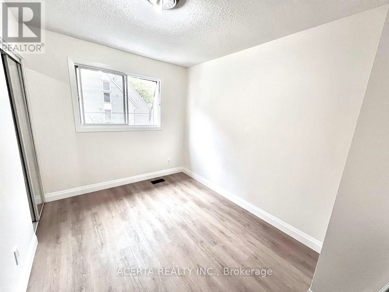 2943 Ahearn Avenue, Ottawa, ON, K2B 7A2 - 6
