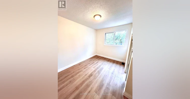 2943 Ahearn Avenue, Ottawa, ON, K2B 7A2 - 7