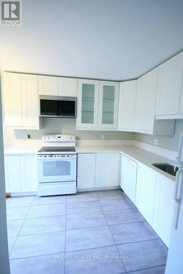 2943 Ahearn Avenue, Ottawa, ON, K2B 7A2 - 2