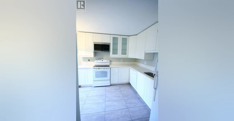 2943 Ahearn Avenue, Ottawa, ON, K2B 7A2 - 2
