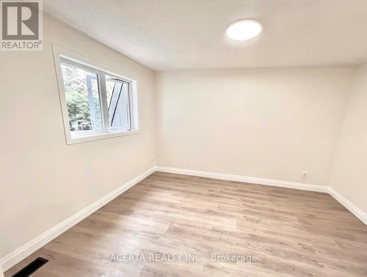 2943 Ahearn Avenue, Ottawa, ON, K2B 7A2 - 4