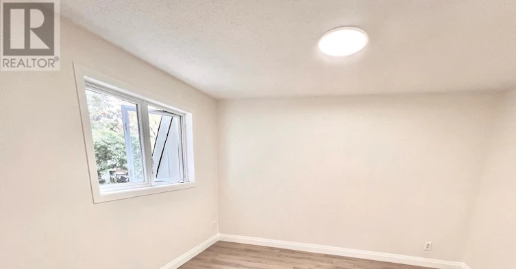 2943 Ahearn Avenue, Ottawa, ON, K2B 7A2 - 4