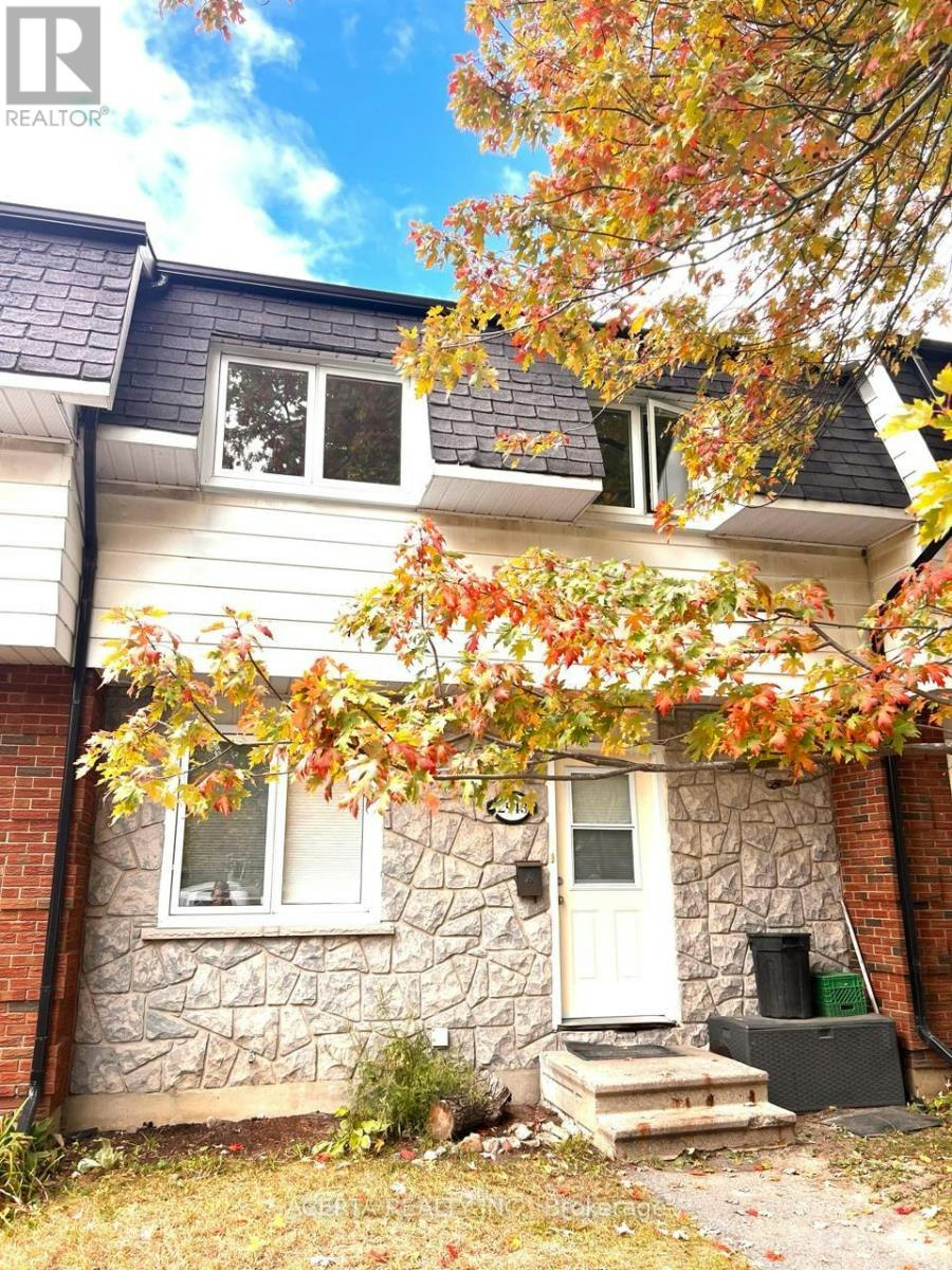 2943 Ahearn Avenue, Ottawa, ON, K2B 7A2