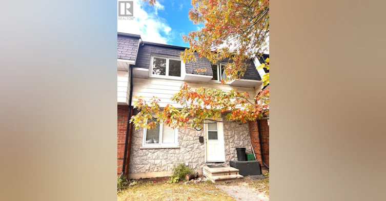 2943 Ahearn Avenue, Ottawa, ON, K2B 7A2