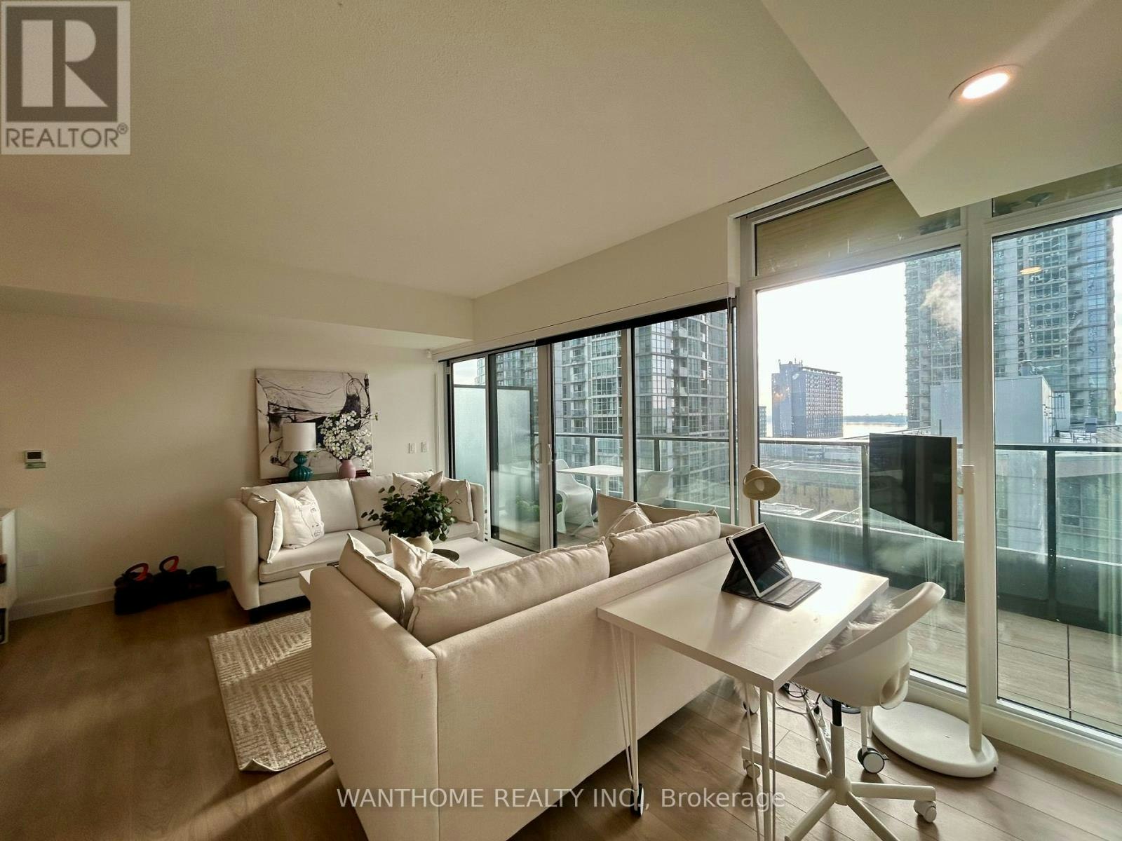 921-3 Concord Cityplace Way, Toronto, ON, M5V 0X4 - 5