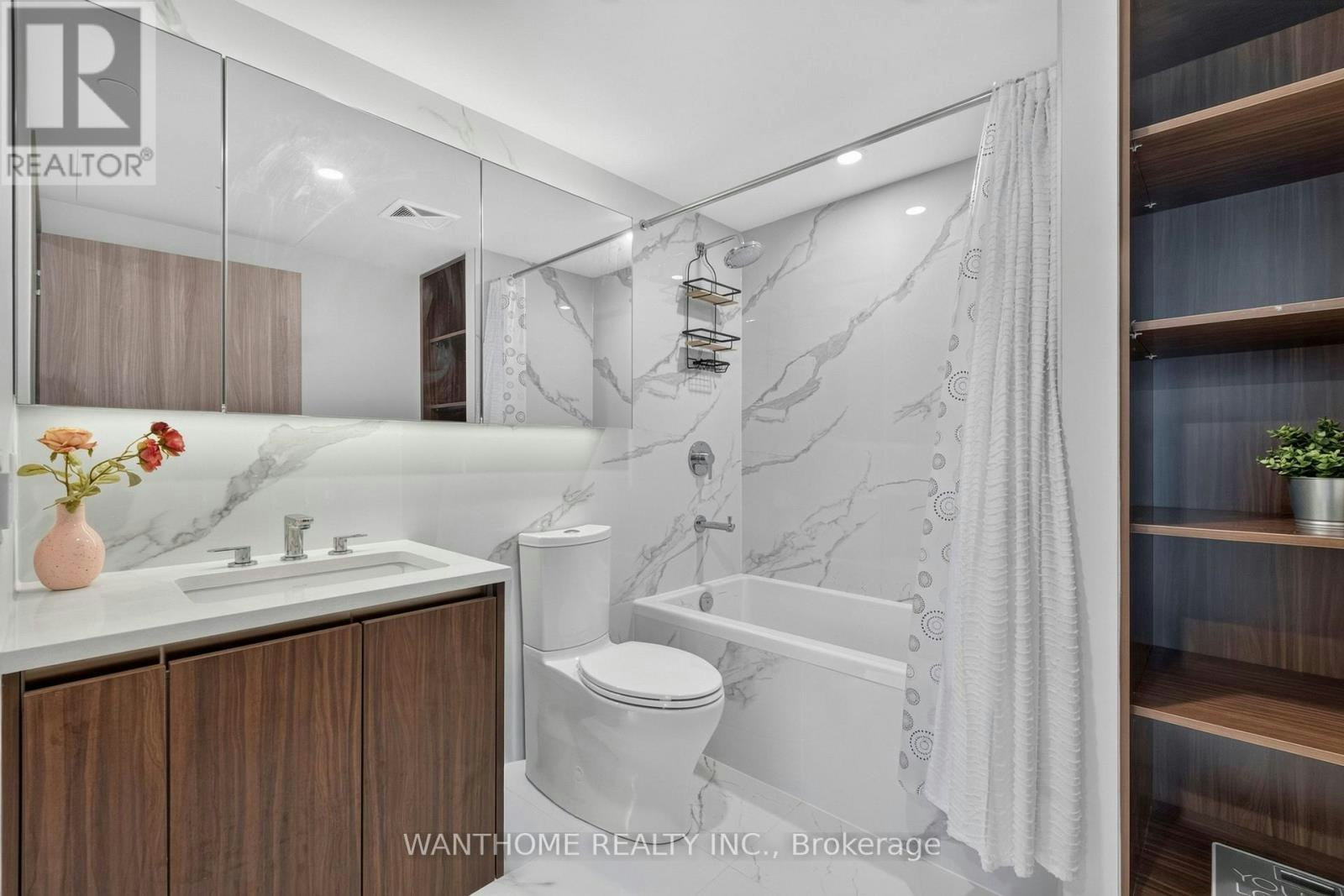 921-3 Concord Cityplace Way, Toronto, ON, M5V 0X4 - 44
