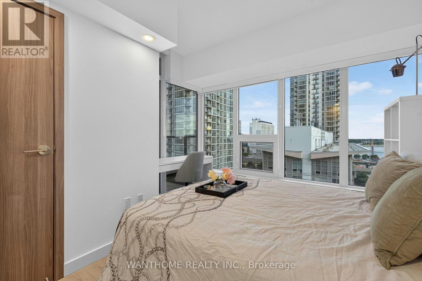 921-3 Concord Cityplace Way, Toronto, ON, M5V 0X4 - 42