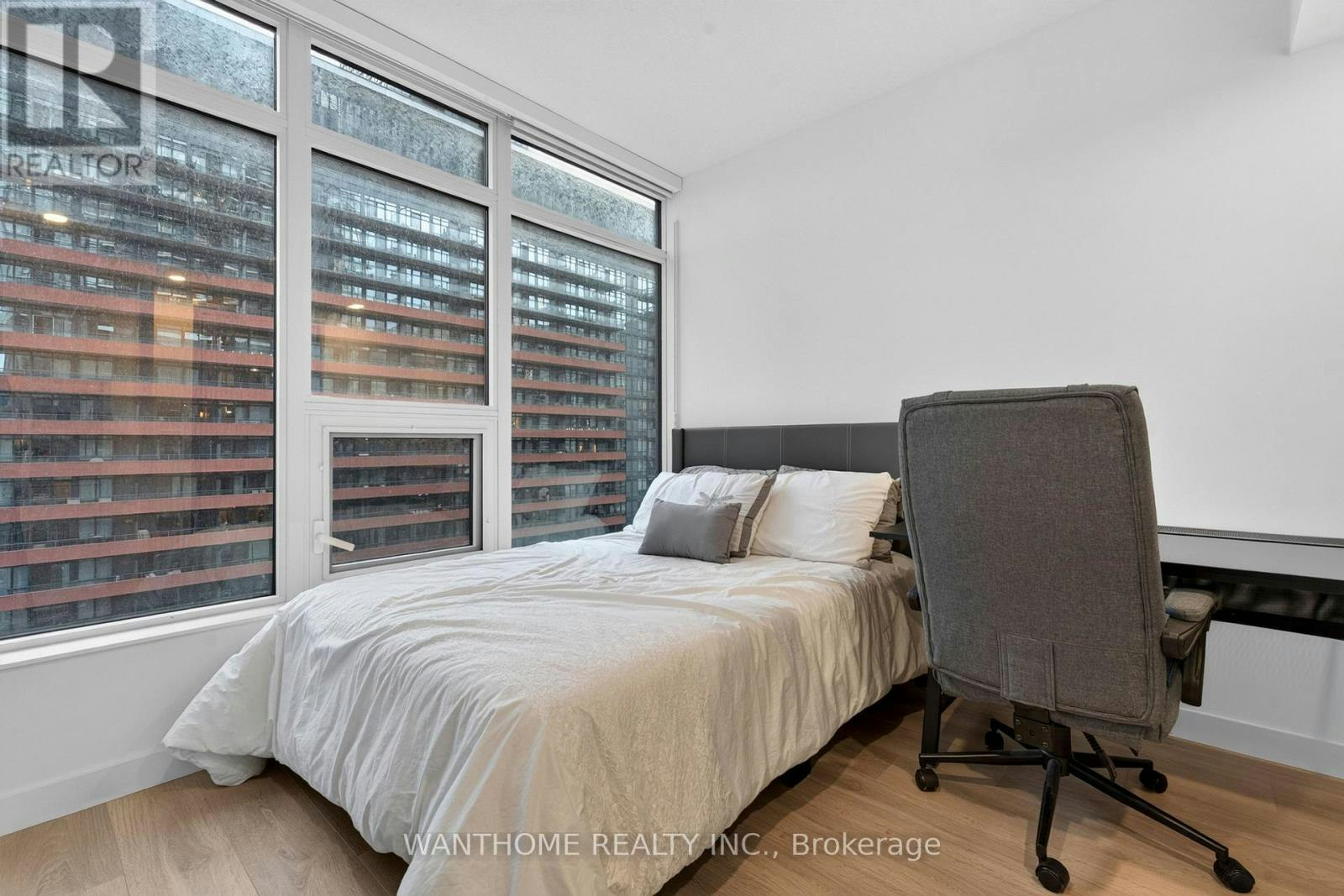 921-3 Concord Cityplace Way, Toronto, ON, M5V 0X4 - 34