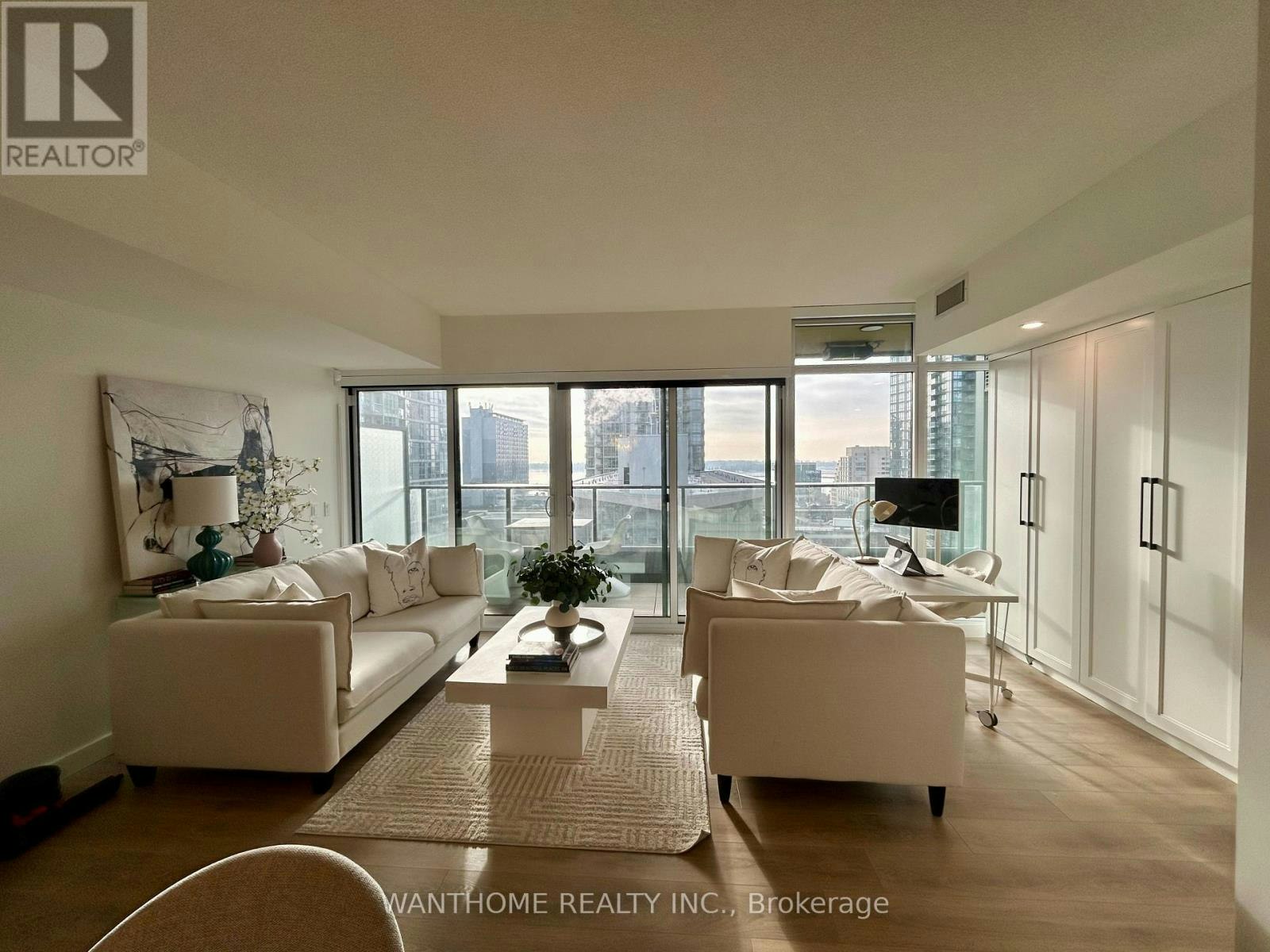 921-3 Concord Cityplace Way, Toronto, ON, M5V 0X4 - 3