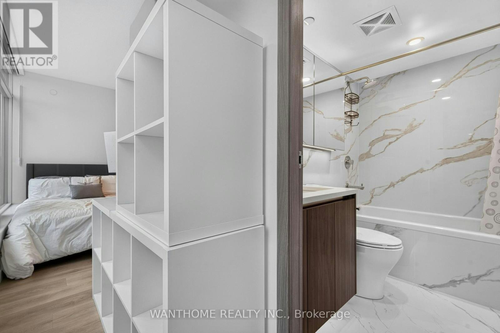 921-3 Concord Cityplace Way, Toronto, ON, M5V 0X4 - 36